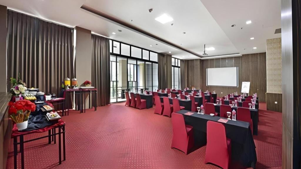 Travello Hotel Bandung Kültér fotó