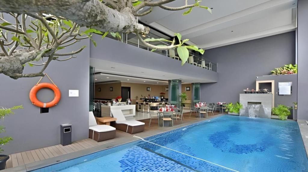 Travello Hotel Bandung Kültér fotó