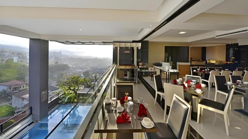 Travello Hotel Bandung Kültér fotó